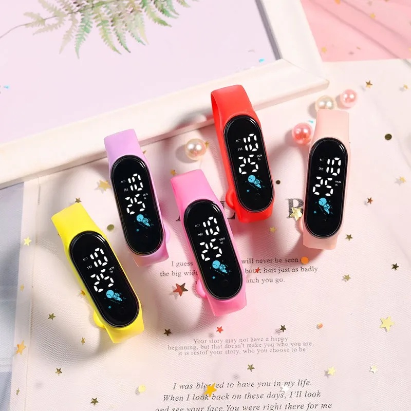 かわいいスマートウォッチ子供のためのファッション屋外防水スポ - Smartwatch Digital Watches For Kid Girl のレビューと価格