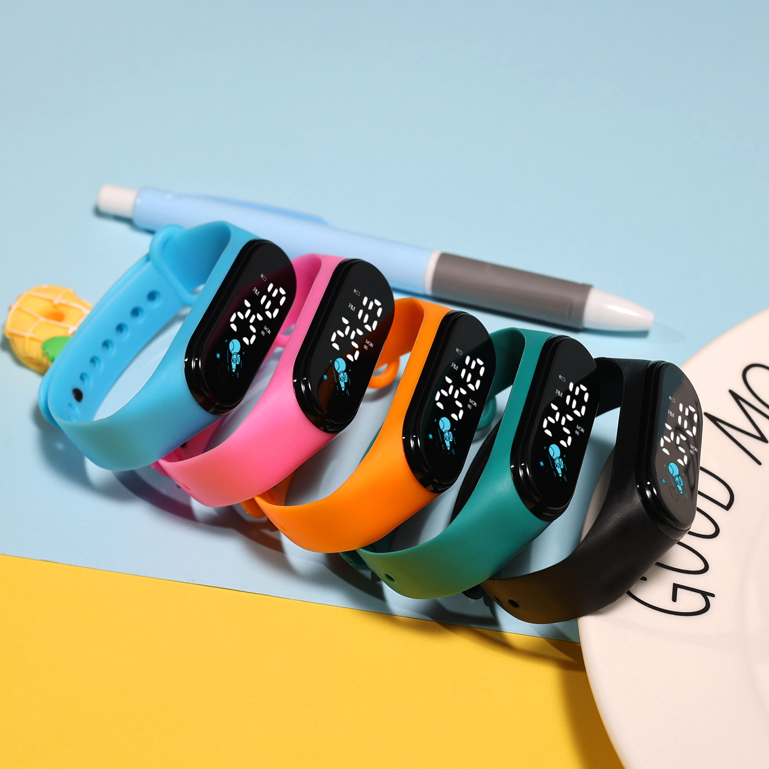かわいいスマートウォッチ子供のためのファッション屋外防水スポ - Smartwatch Digital Watches For Kid Girl のレビューと価格